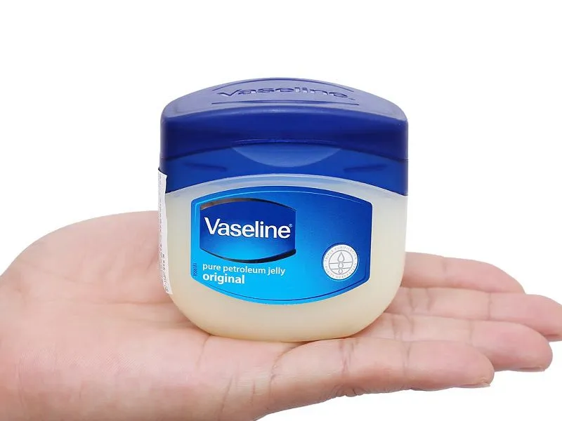 Bỏ túi bí quyết trị mụn đầu đen bằng Vaseline từ A đến Z