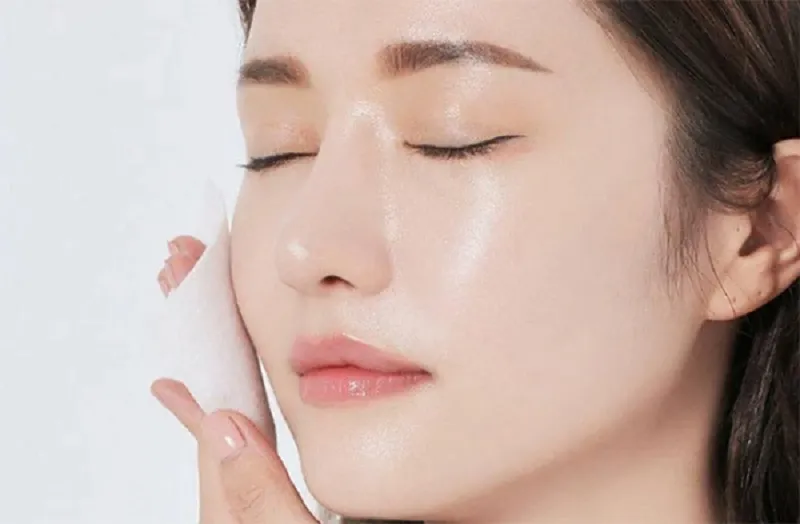 Giải đáp thắc mắc: Nên thoa serum bao lâu thì thoa kem dưỡng ẩm? 